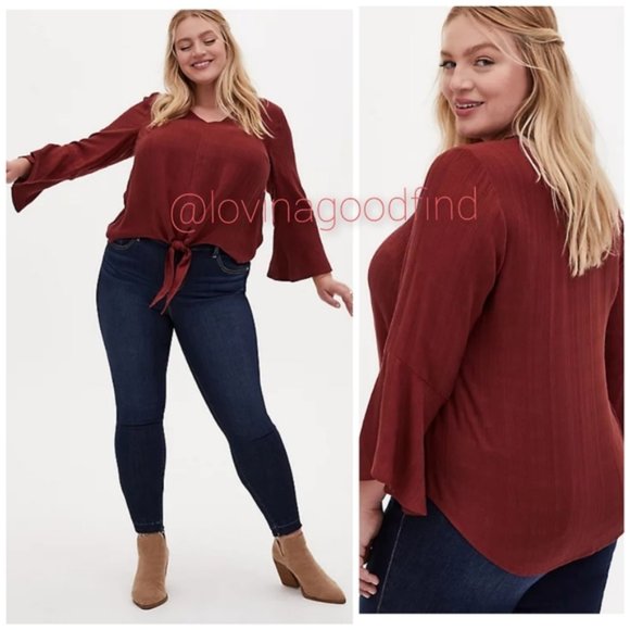 TORRID BRICK RED TEXTURED TIE FRONT BLOUSE NWT sz 2 - Picture 1 of 6